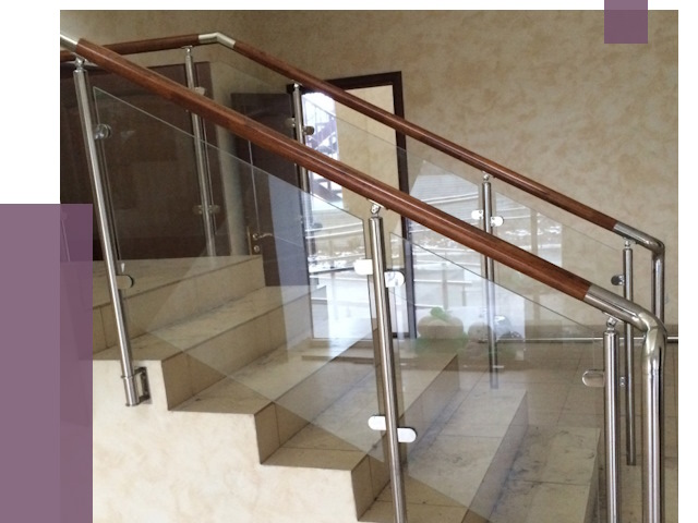 Комбинированные перила из металла и дерева в Рузаевке