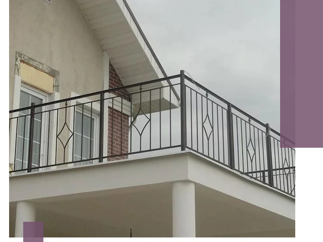 Изготовление балконных ограждений в Рузаевке из металла и стекла