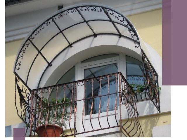 Козырьки над балконом в Рузаевке — изготовление и монтаж